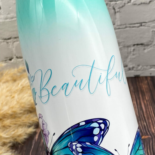 Trinkflasche Edelstahl mir türkis Farbverlauf mit Blumen und Schmetterlingen bedruckt - Schriftzug Beautiful